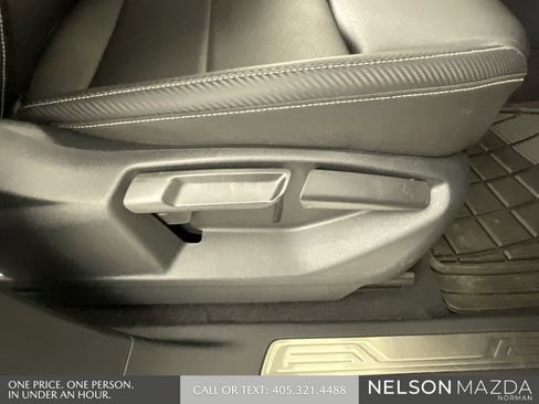 Used 2023 Volkswagen Atlas Cross Sport SE image 28