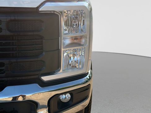 Used 2025 Ford F350 XL AWD/4WD image 11