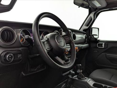 Used 2023 Jeep Gladiator Sport AWD/4WD image 23