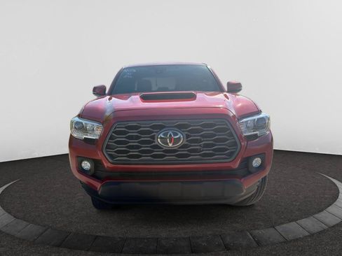 Used 2020 Toyota Tacoma TRD Sport w/ Technology Package AWD/4WD image 2