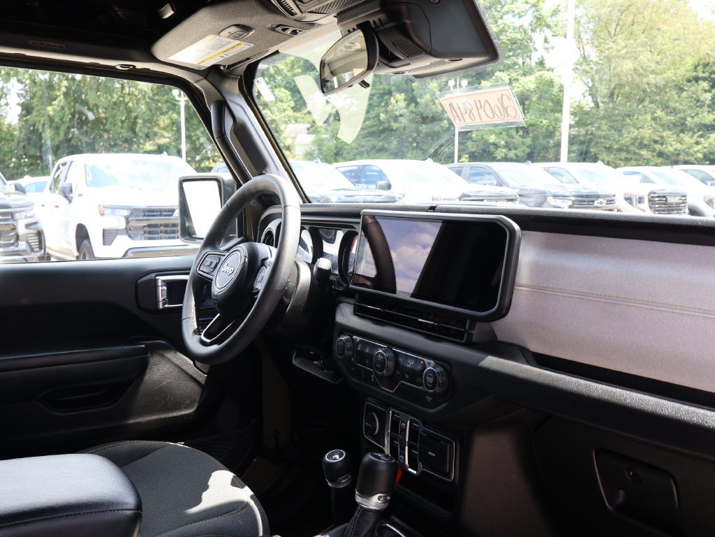 Used 2025 Jeep Wrangler Unlimited Sport AWD/4WD image 33