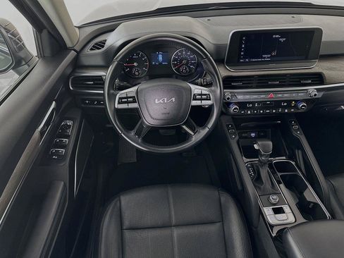 Used 2022 Kia Telluride EX w/ EX Premium Package FWD image 2