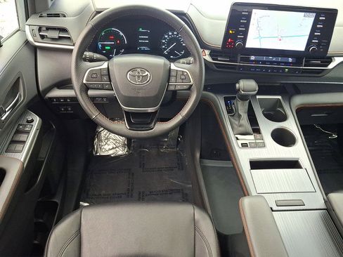 Certified 2023 Toyota Sienna XSE w/ XSE Plus Package AWD/4WD image 21