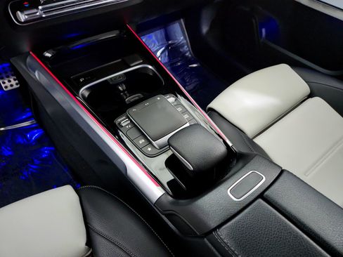 Certified 2022 Mercedes-Benz GLB 250 image 16