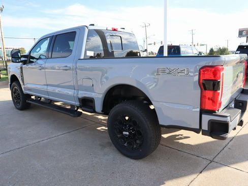 New 2026 Ford F250 Lariat w/ Black Appearance Package image 25