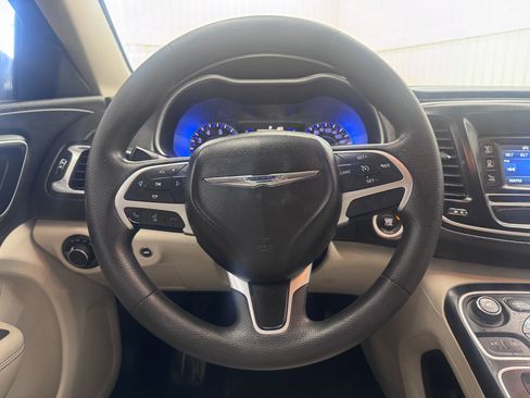 Used 2016 Chrysler 200 Limited image 18