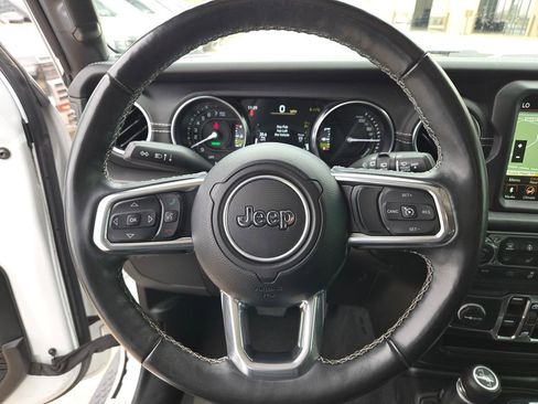 Used 2022 Jeep Wrangler Unlimited Sahara w/ Cold Weather Group image 11