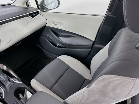 Used 2024 Toyota Corolla LE w/ LE Convenience Package image 22