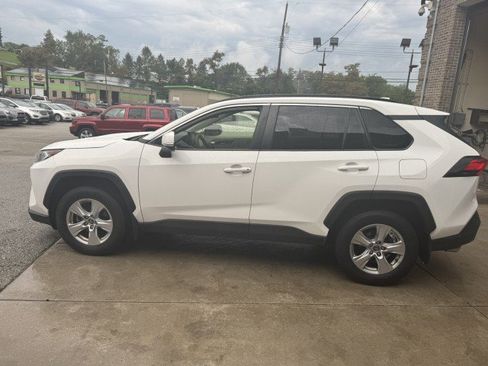 Used 2019 Toyota RAV4 XLE w/ All Weather Liner Package AWD/4WD image 6