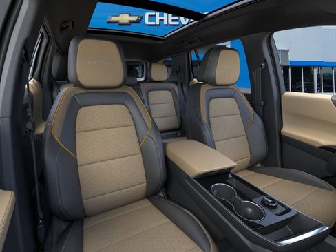 New 2026 Chevrolet Equinox ACTIV w/ Convenience Package III AWD/4WD image 16