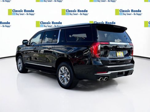 Used 2025 GMC Yukon XL Denali w/ Advanced Technology Package AWD/4WD image 5