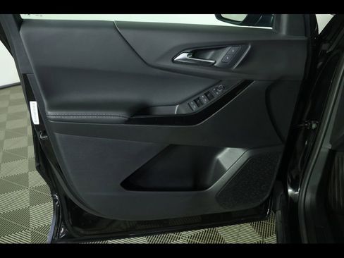 Used 2025 Chevrolet Equinox LT image 21