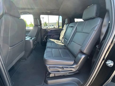 Used 2025 Chevrolet Suburban RST w/ Comfort Package AWD/4WD image 26
