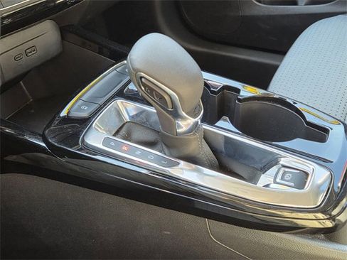 Used 2025 Chevrolet Trax LT w/ LT Convenience Package image 33