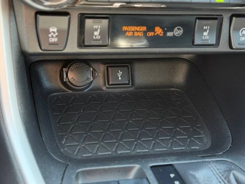 Used 2020 Toyota RAV4 XLE Premium AWD/4WD image 19