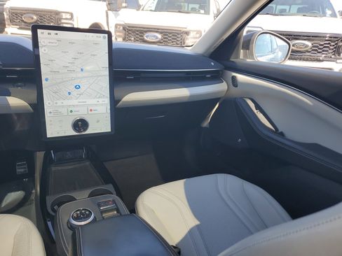 Used 2022 Ford Mustang Mach-E Premium image 17