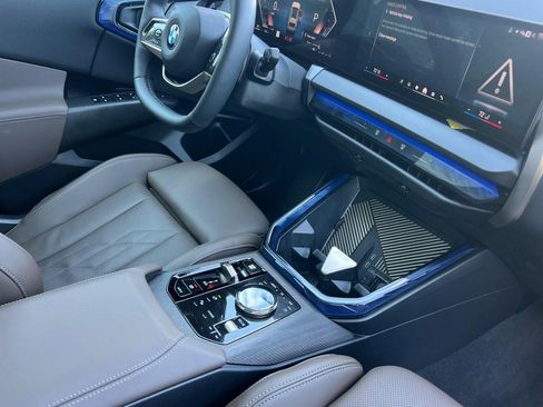 Used 2025 BMW X3 xDrive30 w/ Convenience Package AWD/4WD image 31