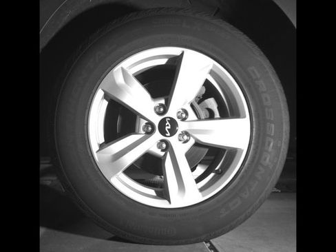 Used 2023 Kia Sorento LX AWD/4WD image 9
