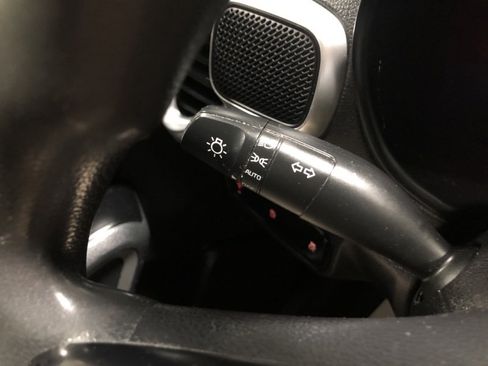 Used 2022 Kia Soul LX image 21