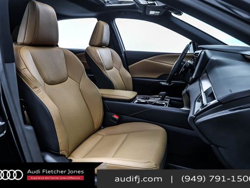 Used 2024 Lexus RX 350 Premium Plus w/ Convenience Package image 6