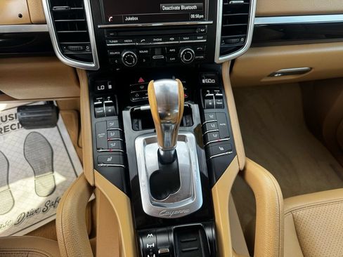 Used 2013 Porsche Cayenne AWD/4WD image 14