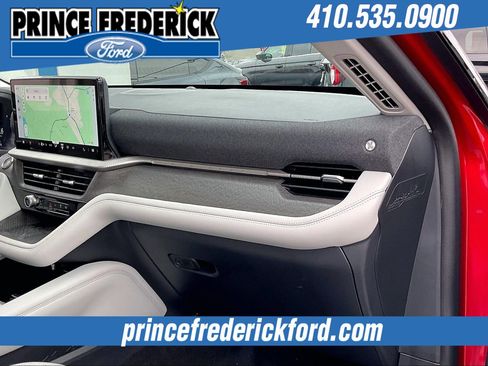 Used 2025 Ford Explorer Platinum w/ Ultimate Package image 15