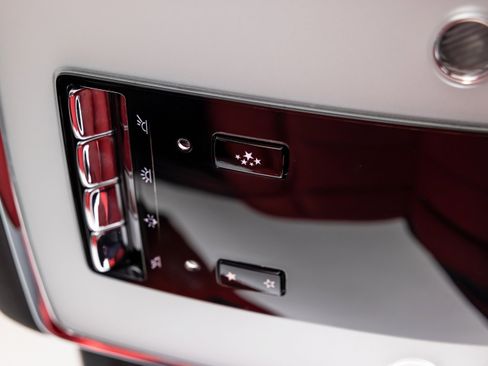 Used 2019 Rolls-Royce Phantom Sedan image 62