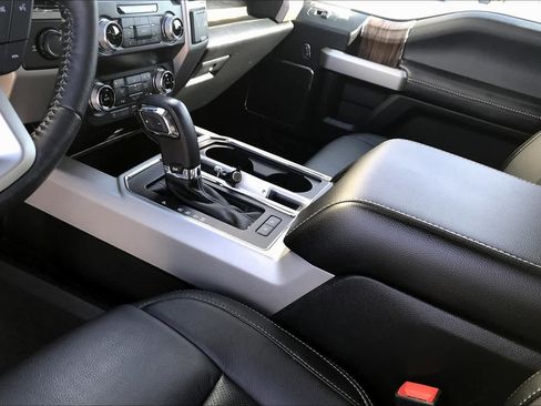 Used 2020 Ford F150 Lariat w/ Equipment Group 502A Luxury image 16