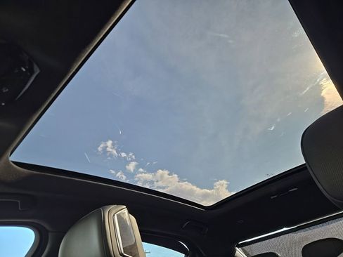 Used 2024 BMW 740i xDrive image 45