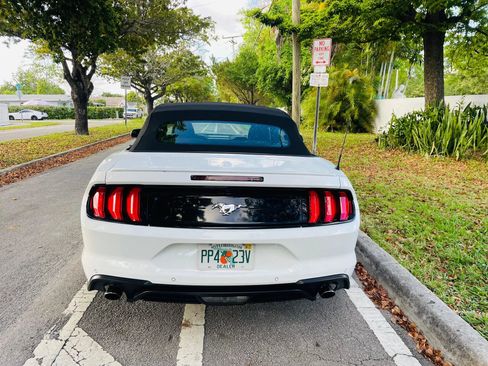 Used 2023 Ford Mustang Premium image 4