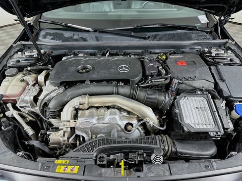 Used 2025 Mercedes-Benz CLA 250 image 32
