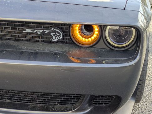 Used 2019 Dodge Challenger SRT Hellcat image 6