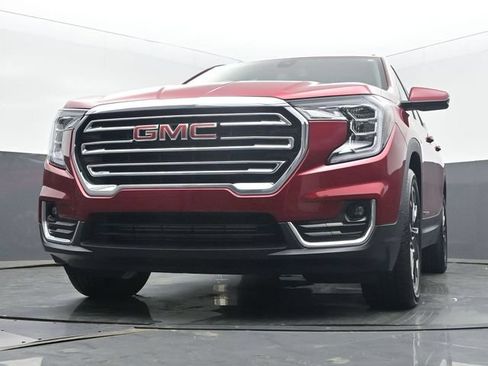Used 2023 GMC Terrain SLT w/ LPO, Floor Liner Package FWD image 44