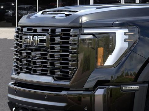New 2025 GMC Sierra 3500 Denali Ultimate image 13