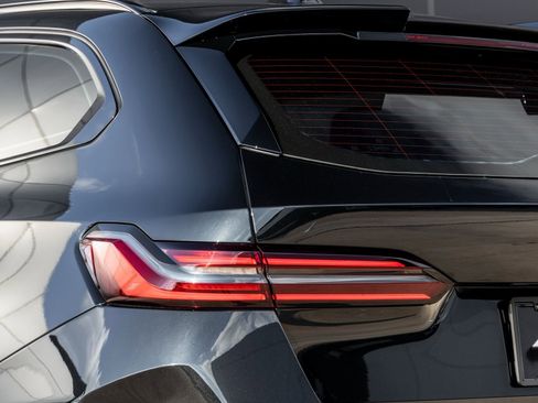 Used 2025 BMW M5 Touring image 12