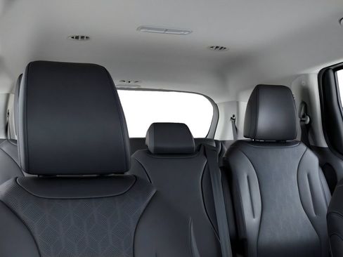 New 2026 Kia Carnival EX FWD image 27