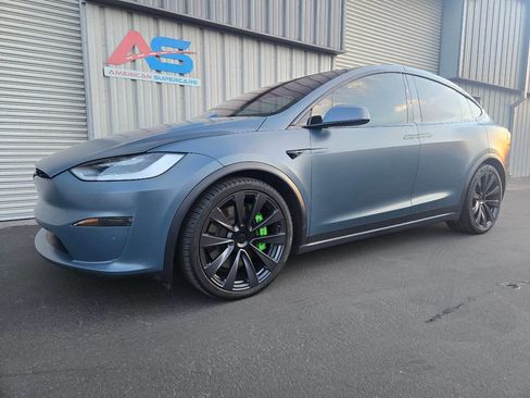 Used 2022 Tesla Model X Plaid image 2