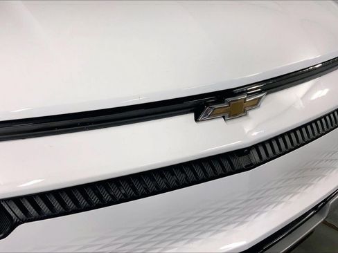 Used 2024 Chevrolet Equinox EV LT FWD image 28