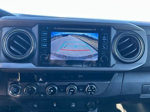 Used 2017 Toyota Tacoma TRD Off-Road w/ Tow Package (A/T) image 23