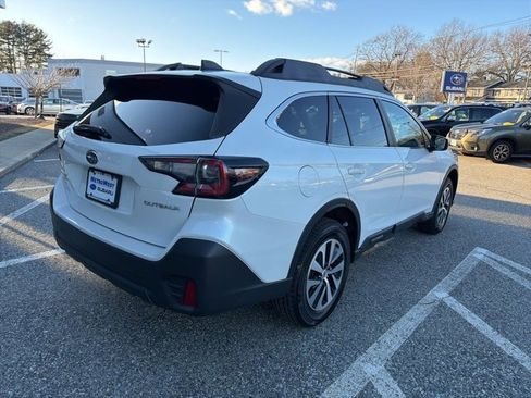 Used 2021 Subaru Outback Premium image 8