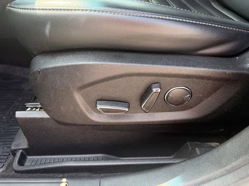 Used 2019 Ford Edge SEL w/ Equipment Group 201A FWD image 16