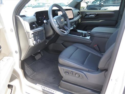 Used 2025 Chevrolet Tahoe LT w/ Comfort Package RWD image 9