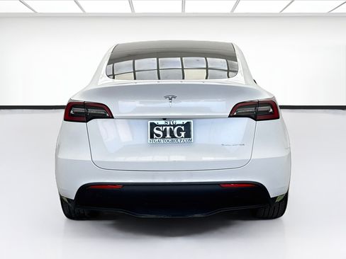 Used 2023 Tesla Model Y Long Range AWD/4WD image 5