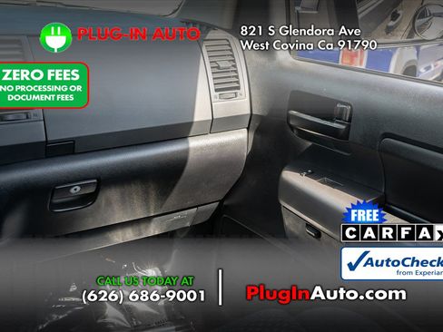 Used 2013 Toyota Tundra 4x4 CrewMax w/ Tow Pkg image 19