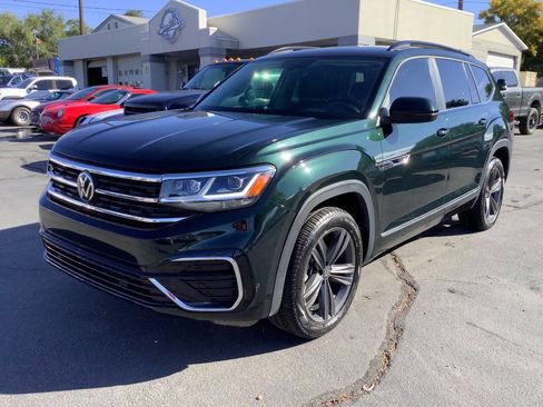 Used 2021 Volkswagen Atlas SE w/ Panoramic Sunroof Package image 2