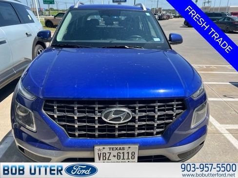 Used 2024 Hyundai Venue SEL FWD image 1