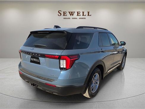New 2025 Ford Explorer Active image 4