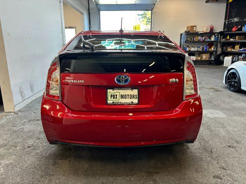 Used 2014 Toyota Prius Four image 6