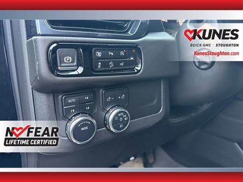 Used 2025 GMC Yukon AT4 image 23