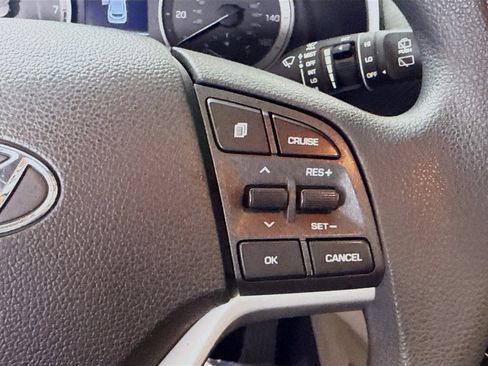 Used 2021 Hyundai Tucson SE image 15